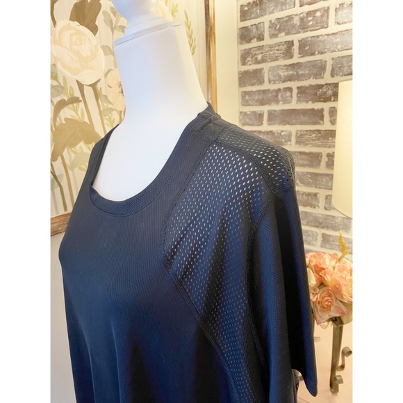 NWT Nike Breathe Running top - Picture 5 of 8